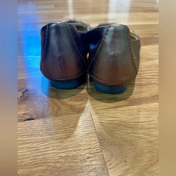 Naturalizer Wide Width Bronze Capri Bow Leather Flats Size 7W - Picture 4 of 11